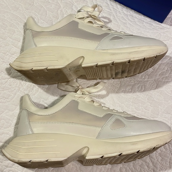 Stuart Weitzman Willow Runner Sneakers - Cream Pearl in size 9.5 - Picture 9 of 9